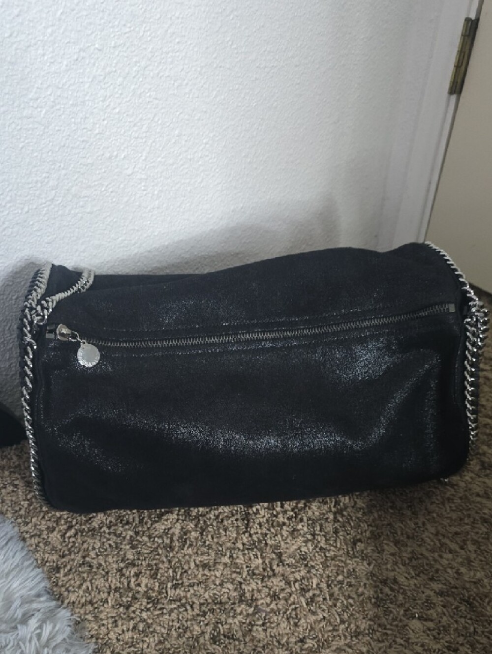 Stella McCartney Black Shine Weekender Bag W/ Silver Chain Trim (EUC)(RARE)🖤🩶 - Picture 4 of 13